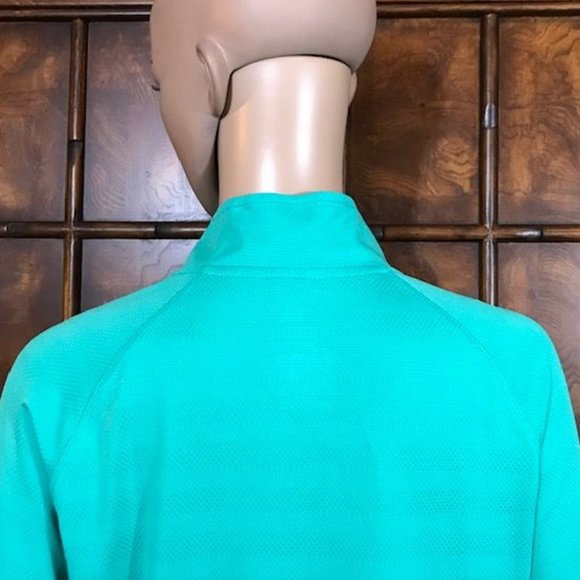 NWOT Danskin Aqua Dri-More Moisture Wicking Reflective Stripe Thumbhole Top - Picture 9 of 15